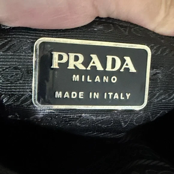 Prada - Picture 4 of 5